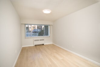 8735 Selkirk in Vancouver, BC - Building Photo - Interior Photo