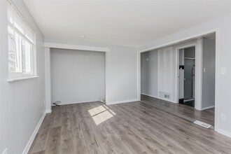 57 Pearl St in Deer Park, NY - Building Photo - Building Photo