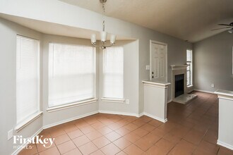 1108 Patrick Ct in Cedar Hill, TX - Foto de edificio - Building Photo