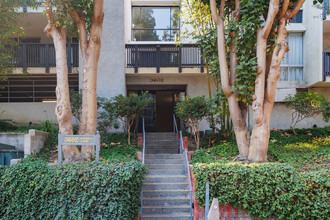 The Estates Condominium in Rolling Hills Estates, CA - Foto de edificio - Building Photo