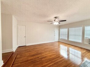 5402 Jackson St in Houston, TX - Foto de edificio - Building Photo
