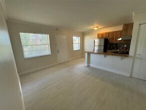 5162 NE 6th Ave in Oakland Park, FL - Building Photo - Building Photo