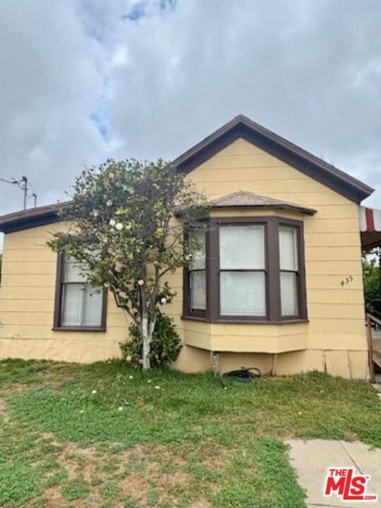 property at 435 E 11th St