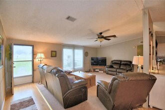 6025 Fussell Rd in Polk City, FL - Building Photo - Building Photo