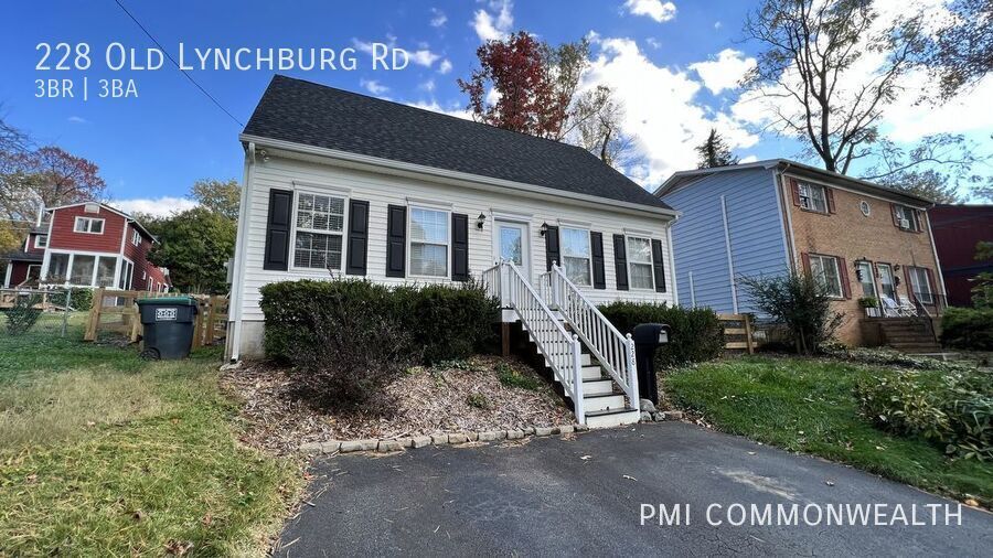 228 Old Lynchburg Rd in Charlottesville, VA - Building Photo