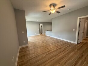 405 SE 14th St in Newton, KS - Building Photo - Building Photo