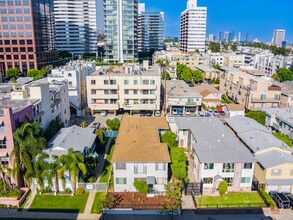 1230 S Westgate Ave in Los Angeles, CA - Foto de edificio - Building Photo