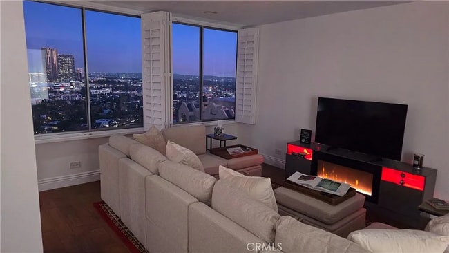 10501 Wilshire Blvd in Los Angeles, CA - Building Photo - Building Photo