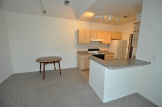 5709 Legacy Crescent Pl in Riverview, FL - Building Photo - Building Photo