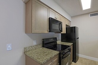 5325 Summerlin Rd in Ft. Myers, FL - Building Photo - Building Photo