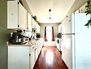 2319 10th St in Coralville, IA - Building Photo - Building Photo