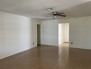 8830 Sharpcrest St in Houston, TX - Building Photo - Building Photo