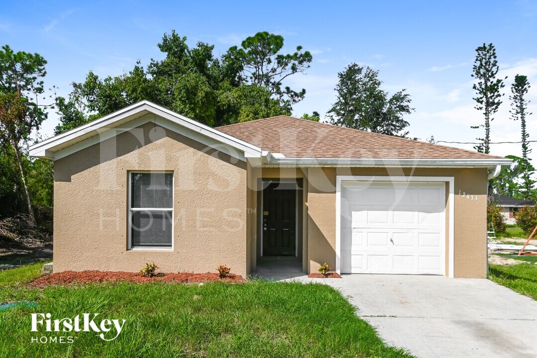 12433 Catalina Dr in Punta Gorda, FL - Building Photo
