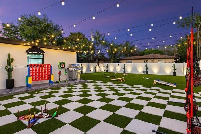 property at 1532 N Andrews Ave