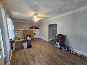 5030 W Hutchinson St in Chicago, IL - Building Photo - Building Photo