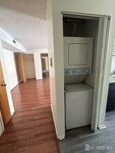 517 Edison Glen Terrace in Edison, NJ - Building Photo - Building Photo