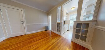 9 Gray Gdns E, Unit 3A in Cambridge, MA - Building Photo