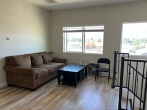 14896 Van Buren St in Midway City, CA - Building Photo - Building Photo