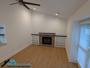 500 W Woodcroft Pkwy in Durham, NC - Building Photo - Building Photo
