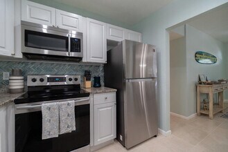 1424 Willow Rd in West Palm Beach, FL - Building Photo - Building Photo