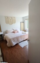 2244 13th Ave W, Unit 216 in Seattle, WA - Building Photo - Building Photo