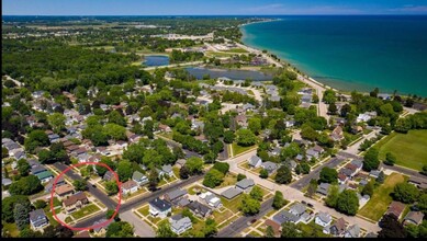 818 N 6th St in Manitowoc, WI - Foto de edificio - Building Photo