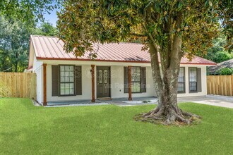 583 Neal Dr in D'Iberville, MS - Building Photo - Building Photo