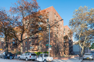 2244 Bronx Park E in Bronx, NY - Building Photo - Building Photo