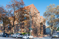 2244 Bronx Park E in Bronx, NY - Foto de edificio - Building Photo