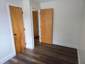 21 Old Etna Rd in Lebanon, NH - Foto de edificio - Building Photo