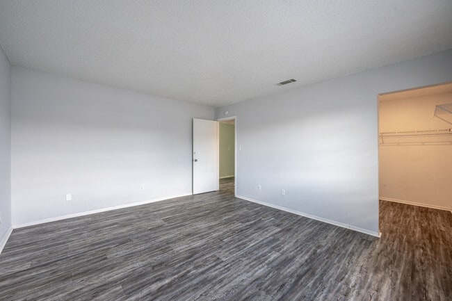 Roselea Manor Apartments