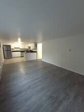 1108 Loretta Ave, Unit 5 in Mays Landing, NJ - Foto de edificio - Building Photo