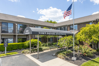 Town Square Senior Apartments - 62 and over in Blue Ash, OH - Building Photo - Building Photo