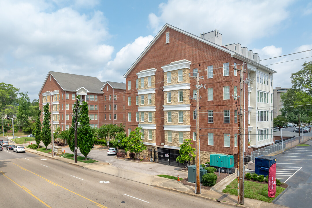 The Laurels in Memphis, TN - Building Photo