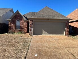 1421 Radley Cove in Cordova, TN - Building Photo