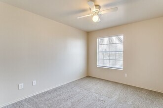 1639 Woodard Ave in Cleburne, TX - Building Photo - Building Photo