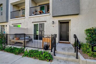 2824 Copper Wind Ln in Las Vegas, NV - Building Photo - Building Photo