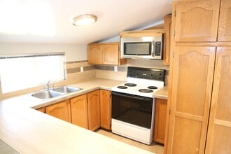 796 E 12th Ave in Vancouver, BC - Building Photo - Building Photo