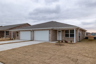 Mason Valley Townhomes in Bentonville, AR - Building Photo - Building Photo