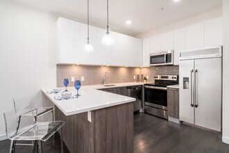 6122 HUDSON Ave, Unit 3E in West New York, NJ - Building Photo - Building Photo