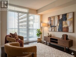 29 Singer Ct in Toronto, ON - Building Photo - Building Photo