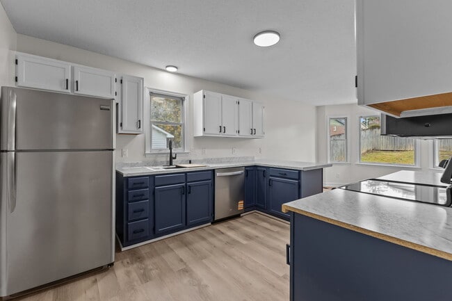 property at 1821 Swann St