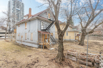 Lester Allyn House in Edmonton, AB - Building Photo - Building Photo