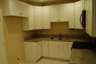102 S Date Ave in Rialto, CA - Building Photo - Building Photo