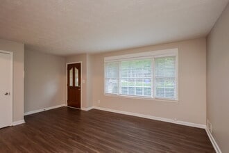 990 Woodbridge Dr NE in Conyers, GA - Building Photo - Building Photo