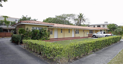 330 Mendoza Ave in Miami, FL - Building Photo - Building Photo