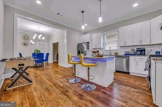 1013 Peeples St SW in Atlanta, GA - Foto de edificio - Building Photo