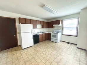 4528 Speros Ln in Eau Claire, WI - Building Photo - Building Photo