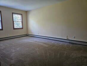 25 Brook Pine Dr in Shelton, CT - Building Photo - Building Photo