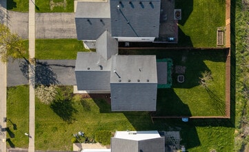 276 Norwell Ln in Round Lake, IL - Building Photo - Building Photo